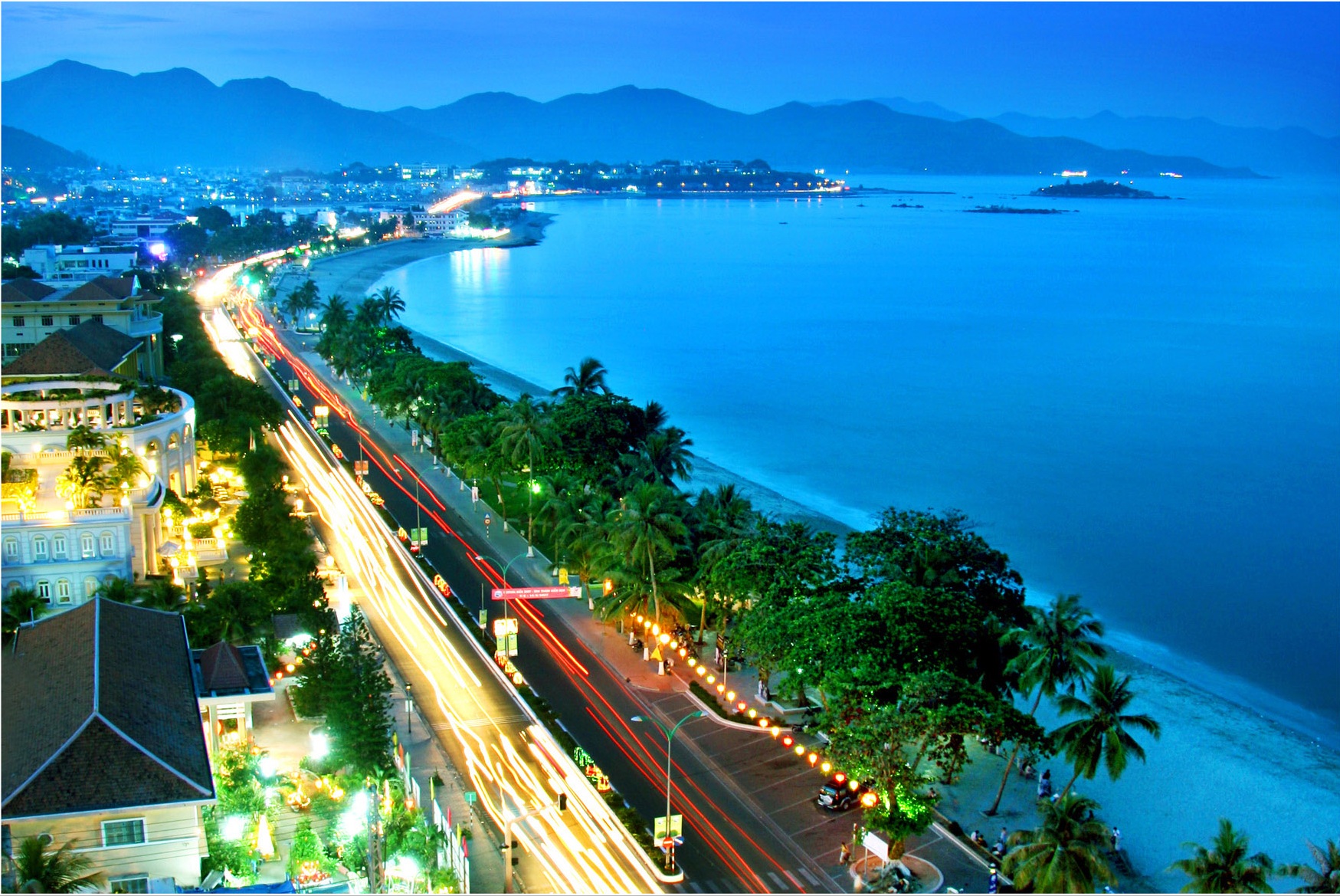 Chuyen phat nhanh hoa toc tu Ho Chi Minh den Da Nang