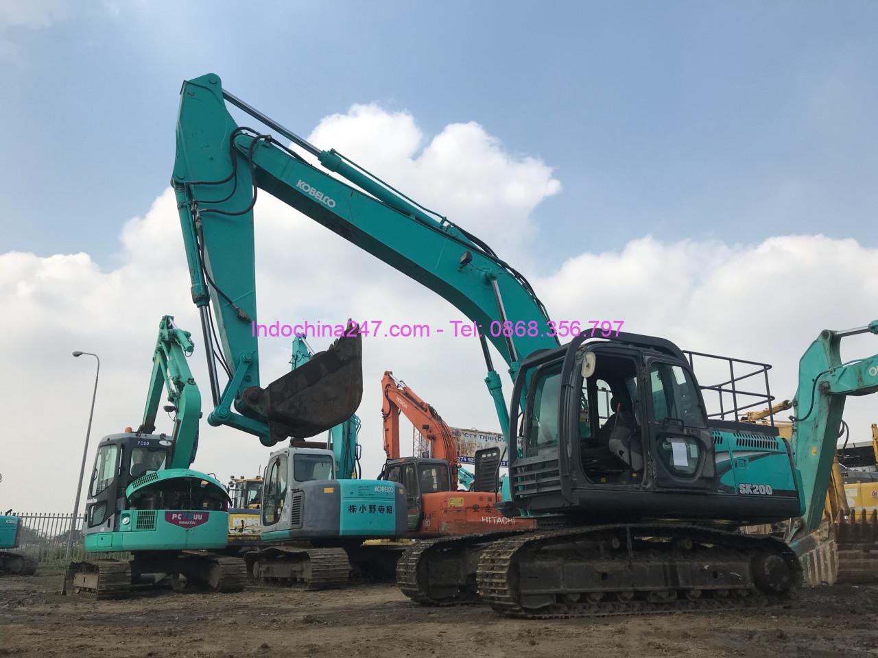 Dịch vụ vận chuyển máy ủi máy xúc bánh xích từ Nhật về Việt Nam