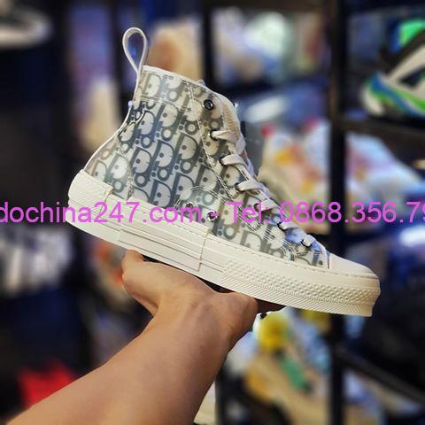 Dịch vụ chuyển phát nhanh từ Hà Nội và Sài gòn sang Ý (Italia) Dịch vụ chuyển phát nhanh từ Hà Nội và Sài Gòn đi Ý