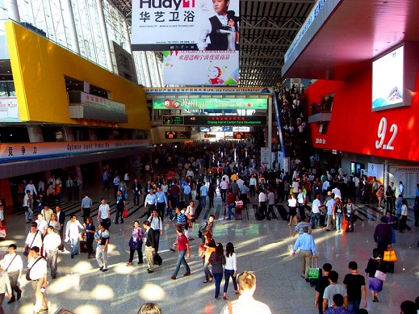 Hang hoa o cho Trung Quoc