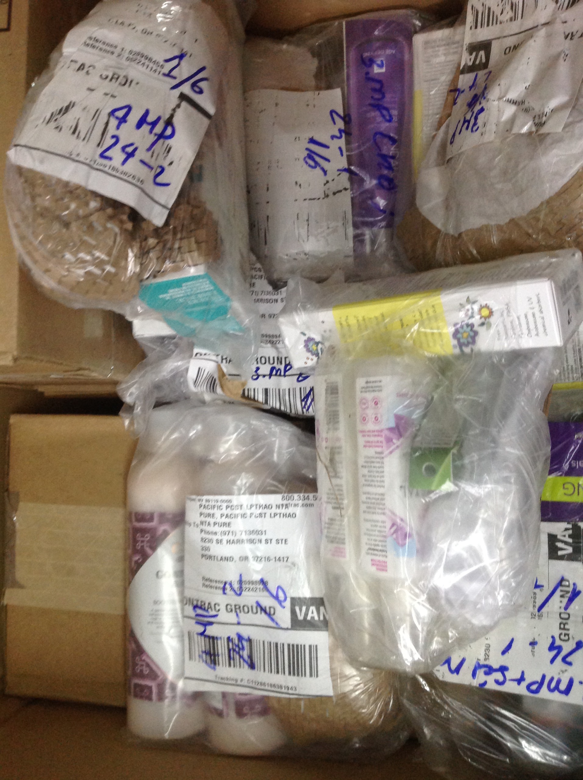 hàng xách tay đồ mẹ và bé và đồ ăn dặm từ Canada và Mỹ