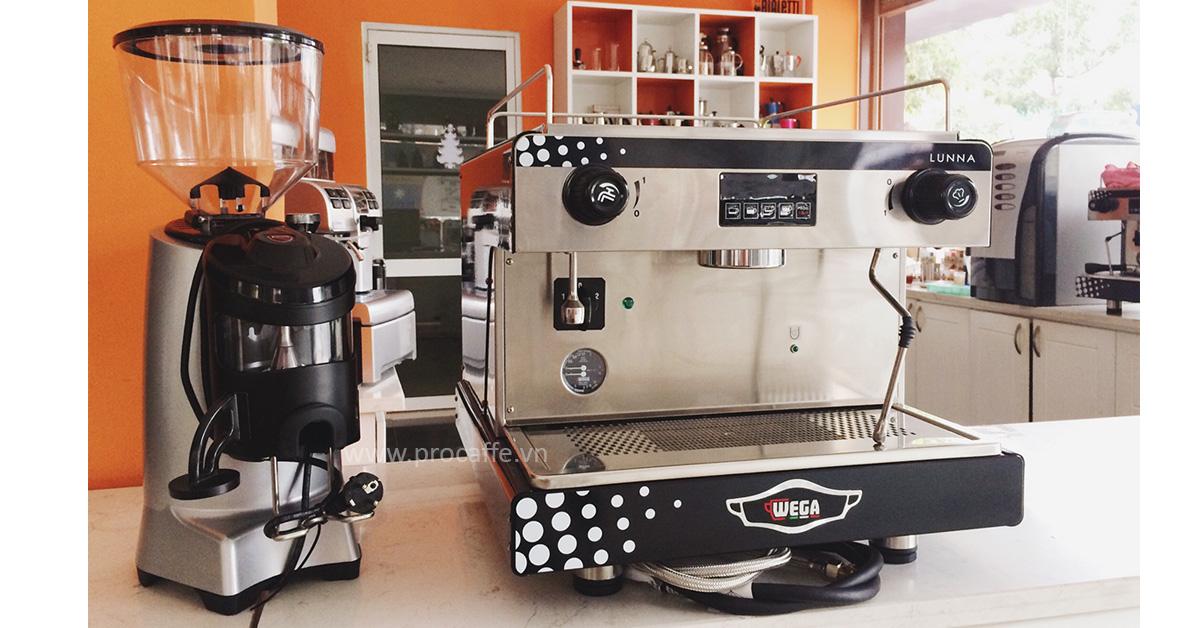 Chuyển phát nhanh máy pha cà phê đồ điện tử Đức