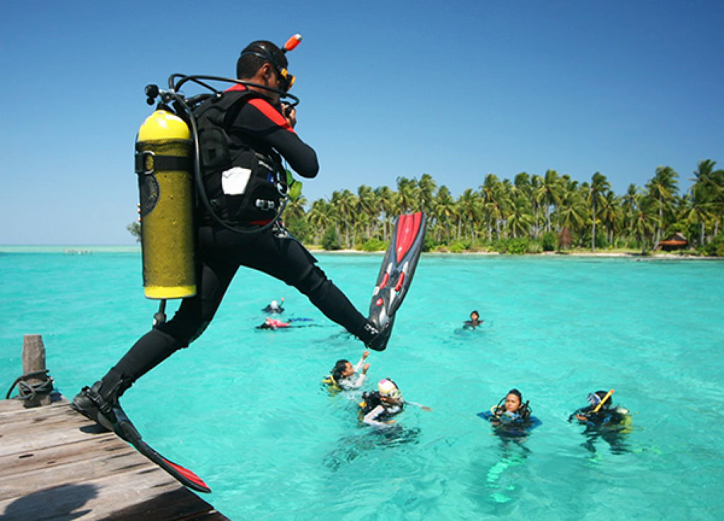 Dịch vụ mua hộ chuyển phát nhanh thiết bị lặn biển từ Mỹ về Việt Nam Dịch vụ mua hộ chuyển phát nhanh thiết bị lặn biển từ Mỹ về Việt Nam