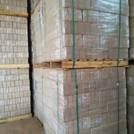 Vận chuyển đường biển mùn cưa thông ép khối xuất khẩu